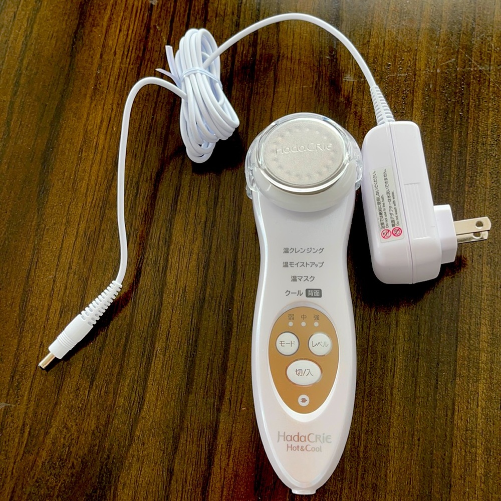 Hitachi beauty rejuvenating device - hot and cold